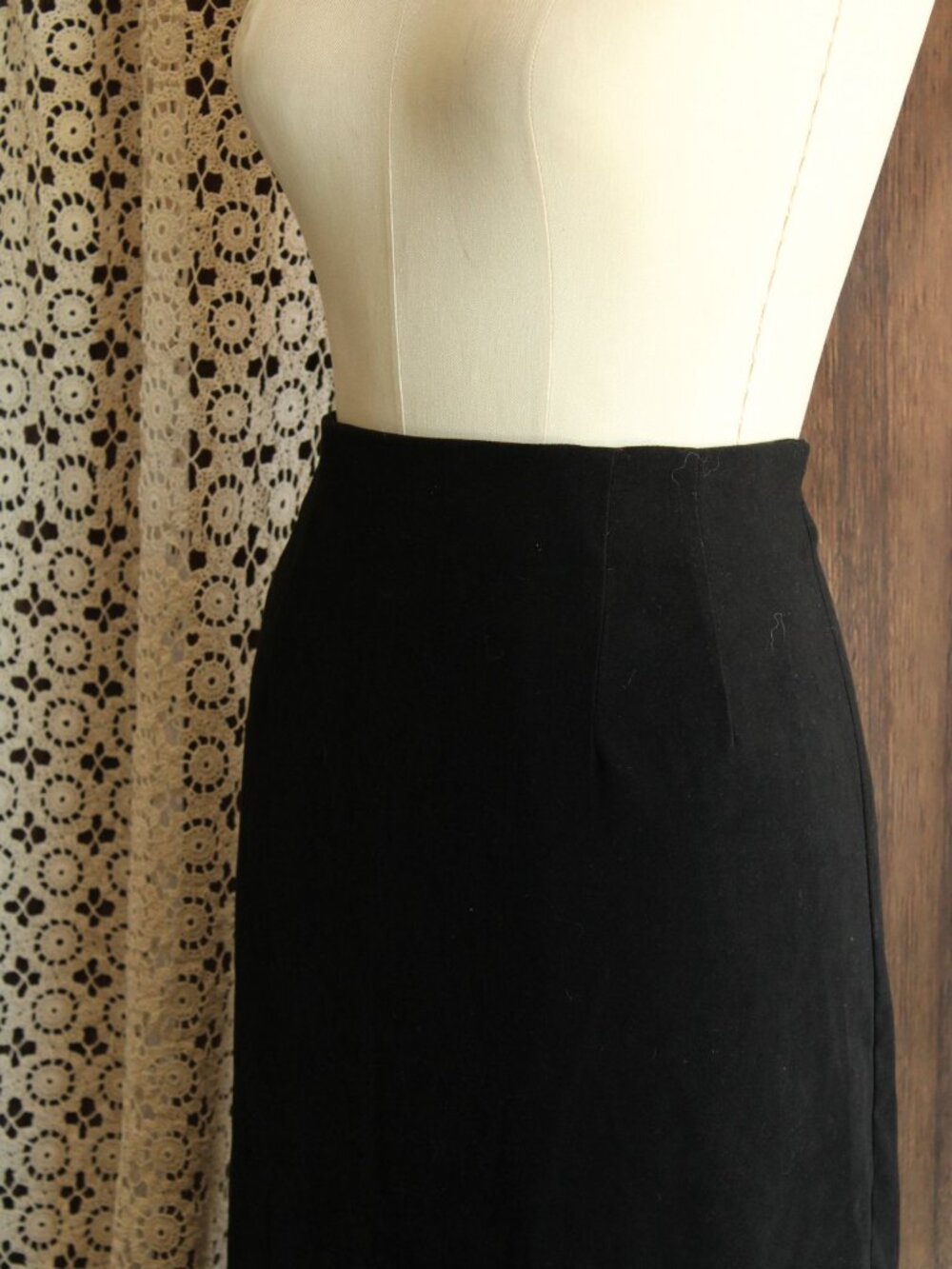 Vintage 1980s 1990s Pencil Skirt, Briggs Black Faux Suede, Size 10 - Picture 6 of 10